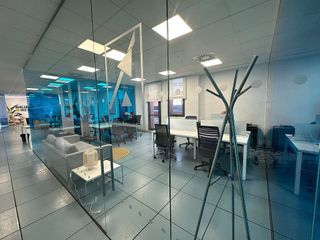 Oficina en alquiler en Palacio de Congresos - Urbadiez - Entrepuentes en Sevilla