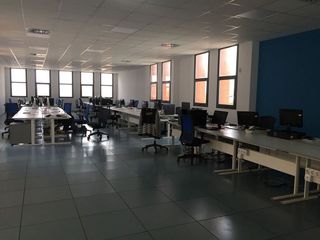Oficina en alquiler en Palacio de Congresos - Urbadiez - Entrepuentes en Sevilla