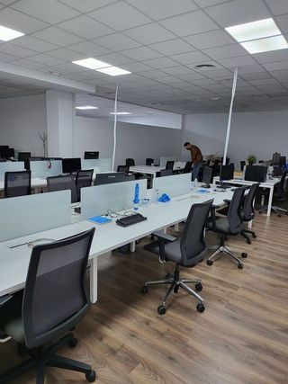 Oficina en alquiler en Palacio de Congresos - Urbadiez - Entrepuentes en Sevilla