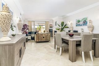 Piso en venta en Los Naranjos - Las Brisas en Marbella