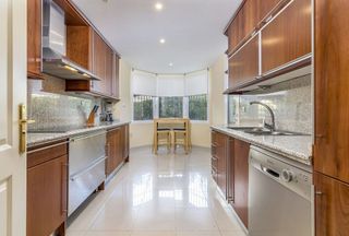 Piso en venta en Los Naranjos - Las Brisas en Marbella