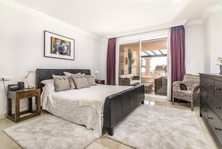 Piso en venta en Los Naranjos - Las Brisas en Marbella