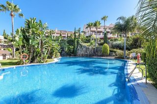 Piso en venta en Los Naranjos - Las Brisas en Marbella