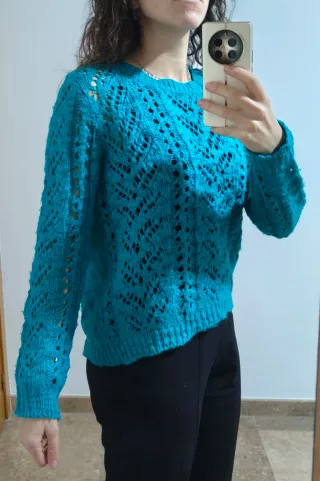 Jersey azul con calados