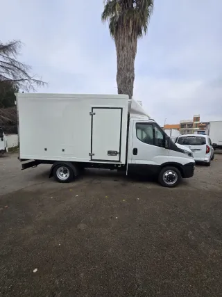 Camion frigorífico iveco daily 3500kg
