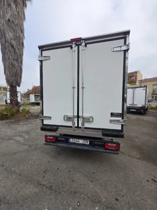 Camion frigorífico iveco daily 3500kg