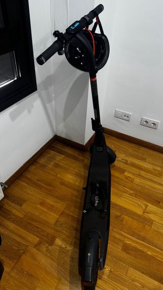 Patinete Eléctrico Negro y Gris, un mes de uso.