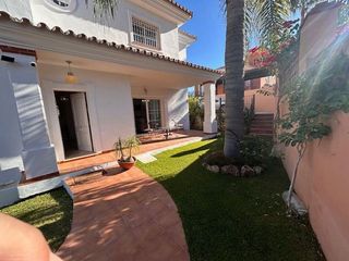 Chalet en alquiler en El Faro de Calaburra - Chaparral en Mijas