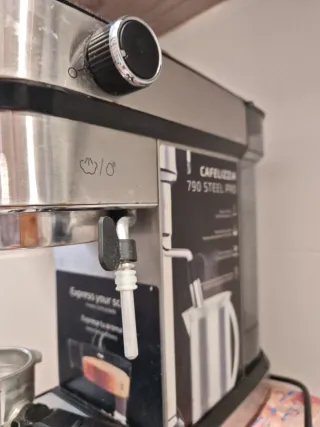 Cafetera Express Cecotec Cafelizzia