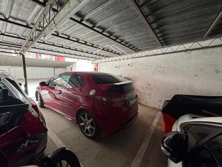 Garaje en venta en Centre en Badalona