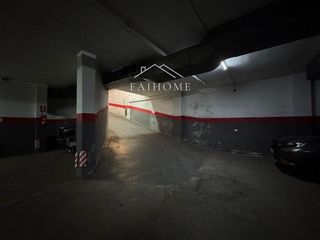Garaje en venta en Centre en Badalona