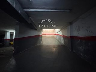 Garaje en venta en Centre en Badalona