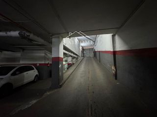 Garaje en venta en Centre en Badalona
