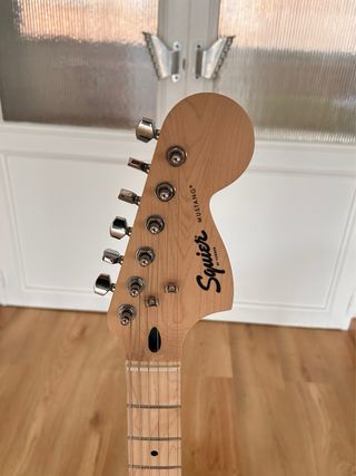 Guitarra Eléctrica Squier Mustang Roja