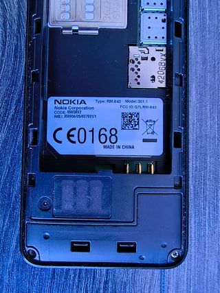 Nokia 301 RM-840 (2G/3G) – Teléfono clásico