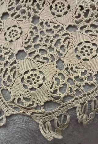 Copriletto uncinetto beige