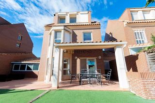 Casa en alquiler en Mas Camarena en Bétera