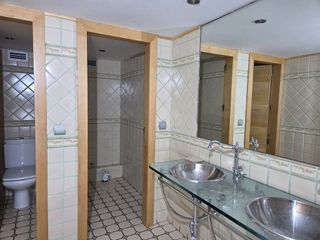 Local comercial en alquiler en Centro - Ayuntamiento en Santander