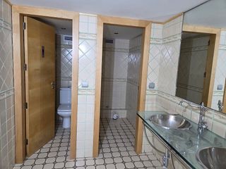 Local comercial en alquiler en Centro - Ayuntamiento en Santander