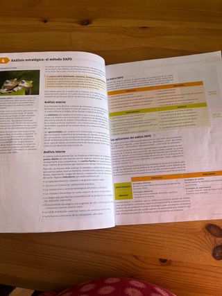 Economía. 2 Bachillerato. Savia (Spanish Edition)