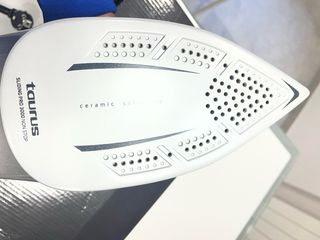 Centro de Planchado Taurus Sliding Pro 3000