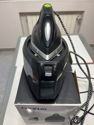 Centro de Planchado Taurus Sliding Pro 3000