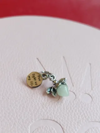 Charm Luciérnaga Pandora con ticket