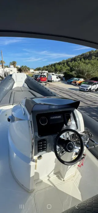 Semirrígida Selva 900