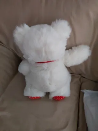 Osito de peluche blanco con corazones san Valentín