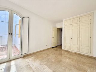 Casa adosada en venta en Nueva Andalucía centro en Marbella