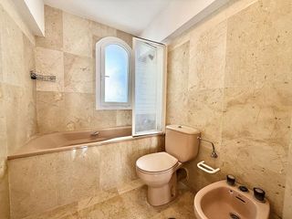 Casa adosada en venta en Nueva Andalucía centro en Marbella