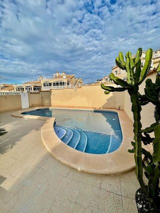 Chalet en alquiler en Altos - La Florida en Orihuela