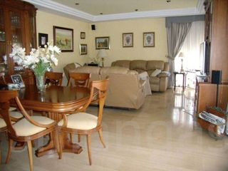 Chalet en venta en Lucena