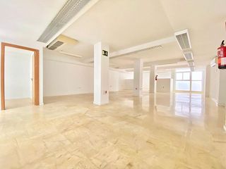 Local comercial en alquiler en Centro en Almería