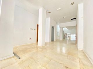 Local comercial en alquiler en Centro en Almería