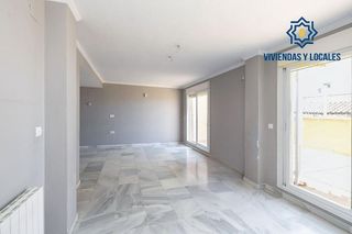 Casa pareada en venta en Bola de Oro - Serrallo en Granada