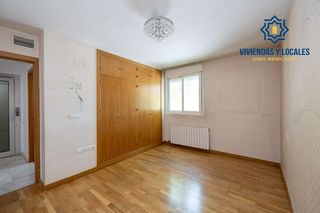 Casa pareada en venta en Bola de Oro - Serrallo en Granada