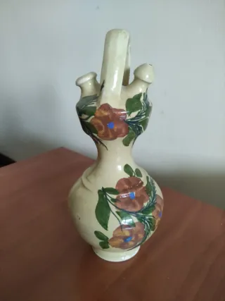 Jarrón de cerámica decorado