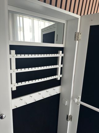 Armario joyero blanco con espejo