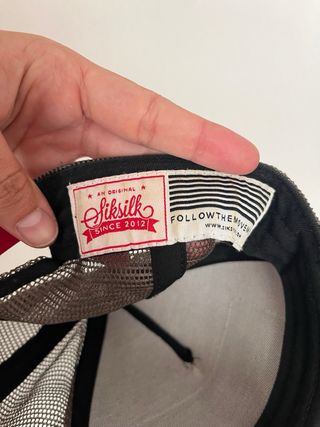 Gorra SikSilk Roja y Negra
