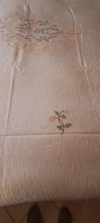 Copriletto matrimoniale con ricami 230x260