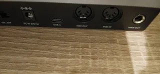 Sintetizador Donner Bass . Sonido brutal de bajos