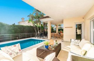 Chalet en alquiler en Elviria en Marbella