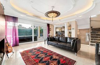 Chalet en alquiler en Elviria en Marbella