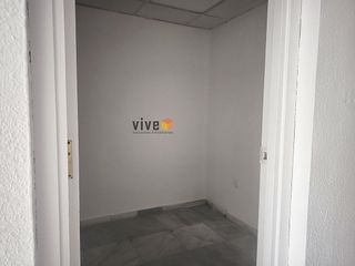 Oficina en alquiler en Palacio de Congresos - Urbadiez - Entrepuentes en Sevilla