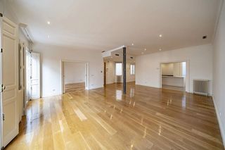 Piso en alquiler en Almagro en Madrid