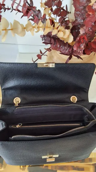 Bolso Negro Valentino Cadena Dorada