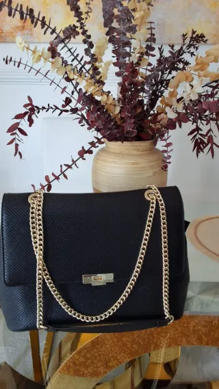 Bolso Negro Valentino Cadena Dorada