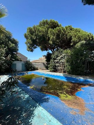 Chalet en venta en La Granja-La Colina-Los Pastores en Algeciras