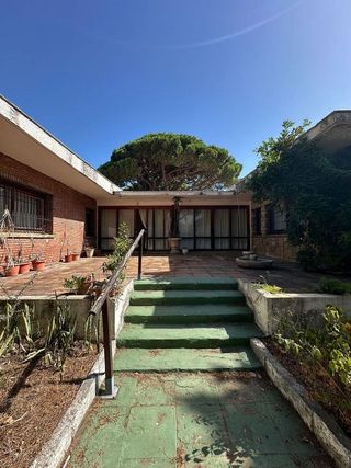 Chalet en venta en La Granja-La Colina-Los Pastores en Algeciras